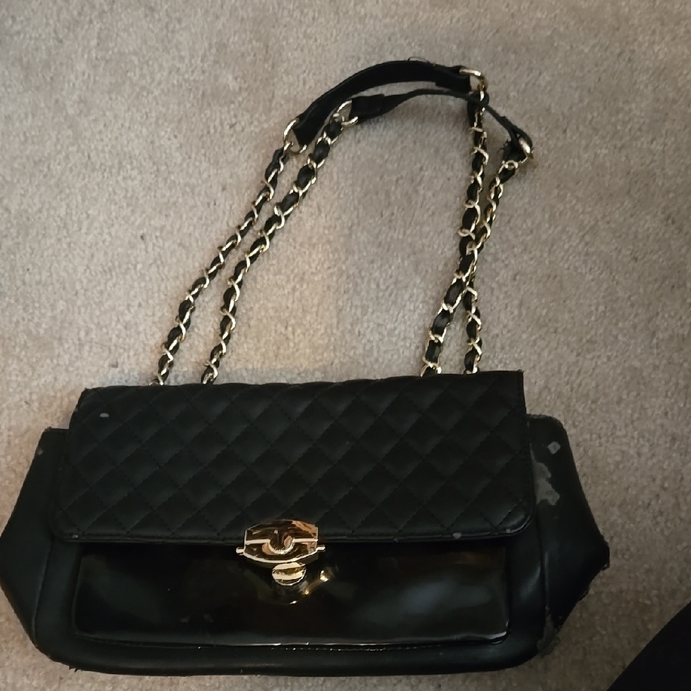 Elegant Black Quilted Chain Shoulder Bag